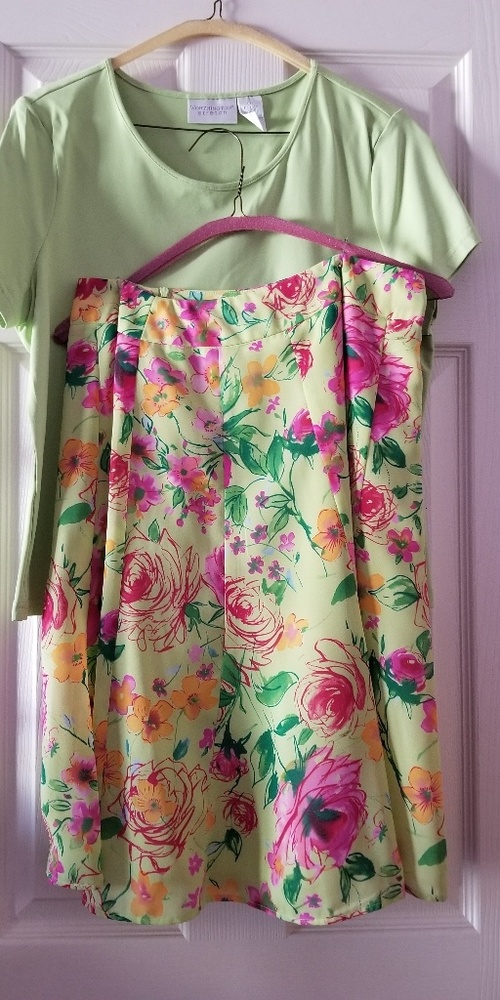 Outfit - Picture 3 of 3